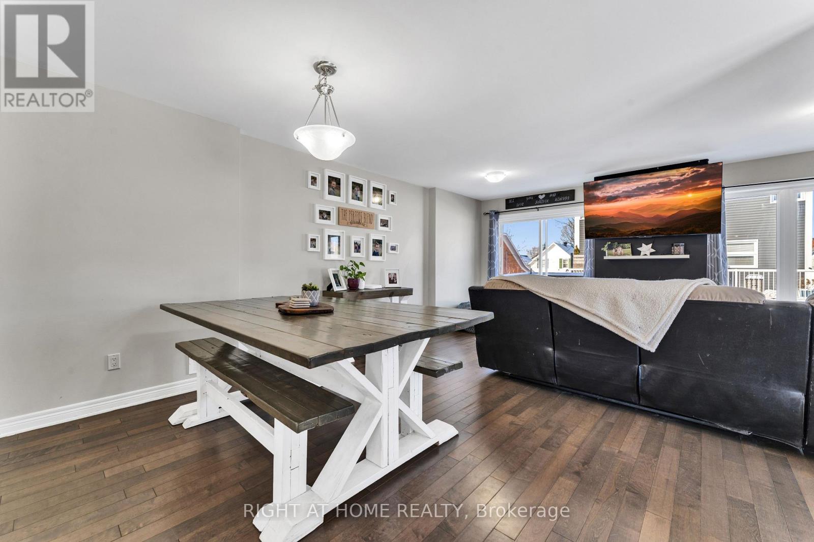 123 Antrim Street, Carleton Place, Ontario K7C 1A6 - Photo 8 - X12734304