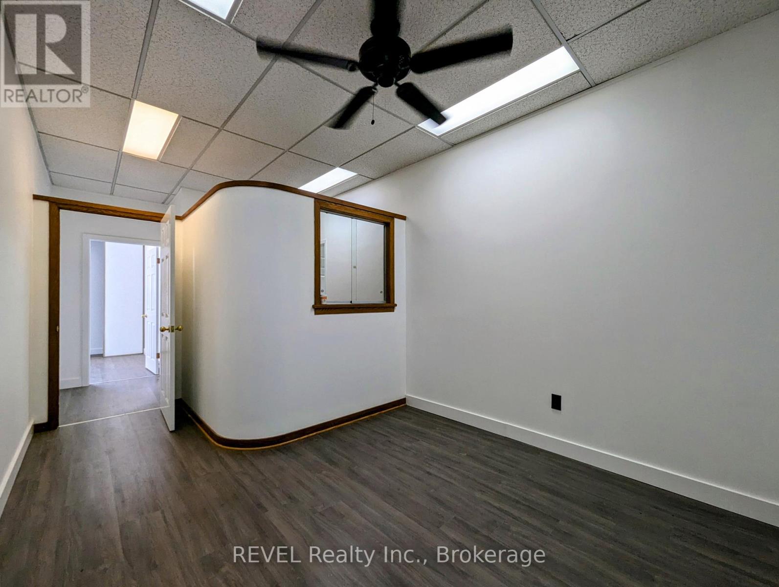 200 - 112 Queenston Street, St. Catharines, Ontario  L2R 2Z4 - Photo 2 - X12734290