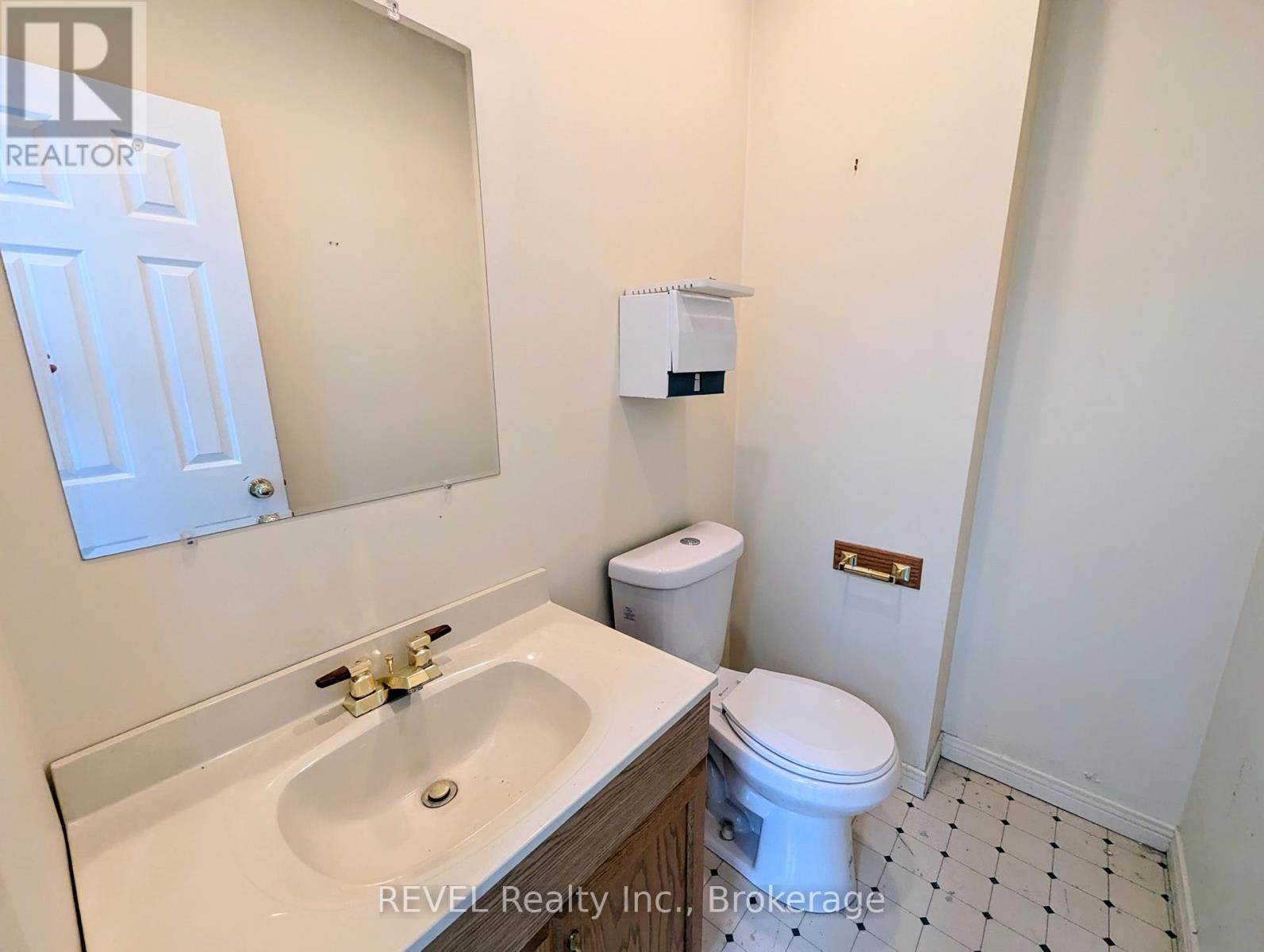 200 - 112 Queenston Street, St. Catharines, Ontario  L2R 2Z4 - Photo 5 - X12734290