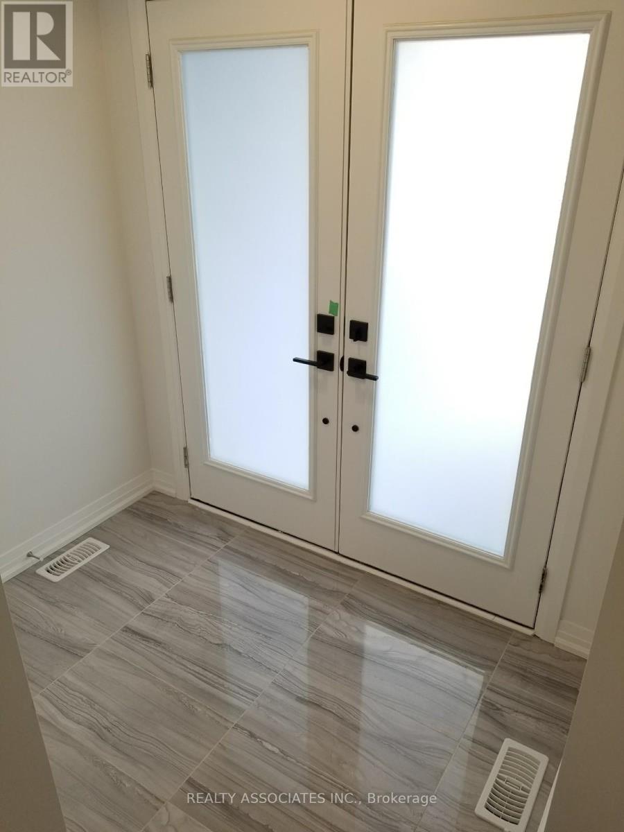 71 Schmeltzer Crescent, Richmond Hill, Ontario  L4E 1J1 - Photo 2 - N12734298