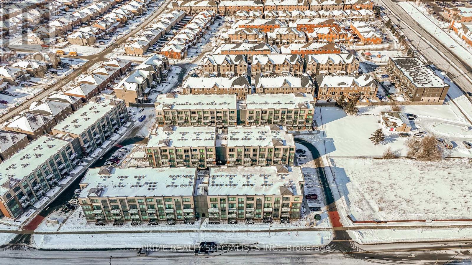 342 - 75 Attmar Drive, Brampton, Ontario  L6P 0Y6 - Photo 3 - W12726420