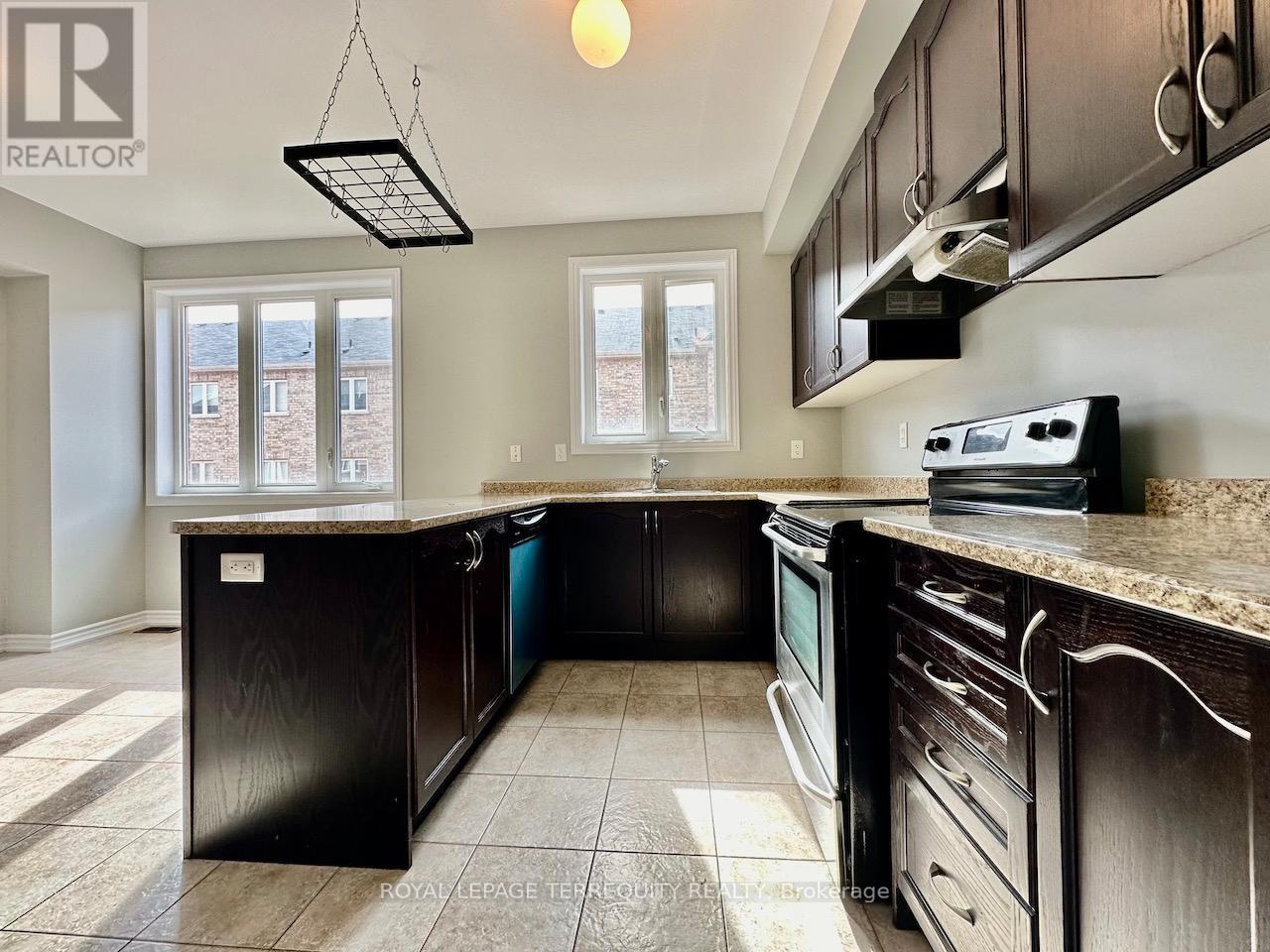 45 Kayak Heights, Brampton, Ontario  L6Z 0H9 - Photo 4 - W12734274