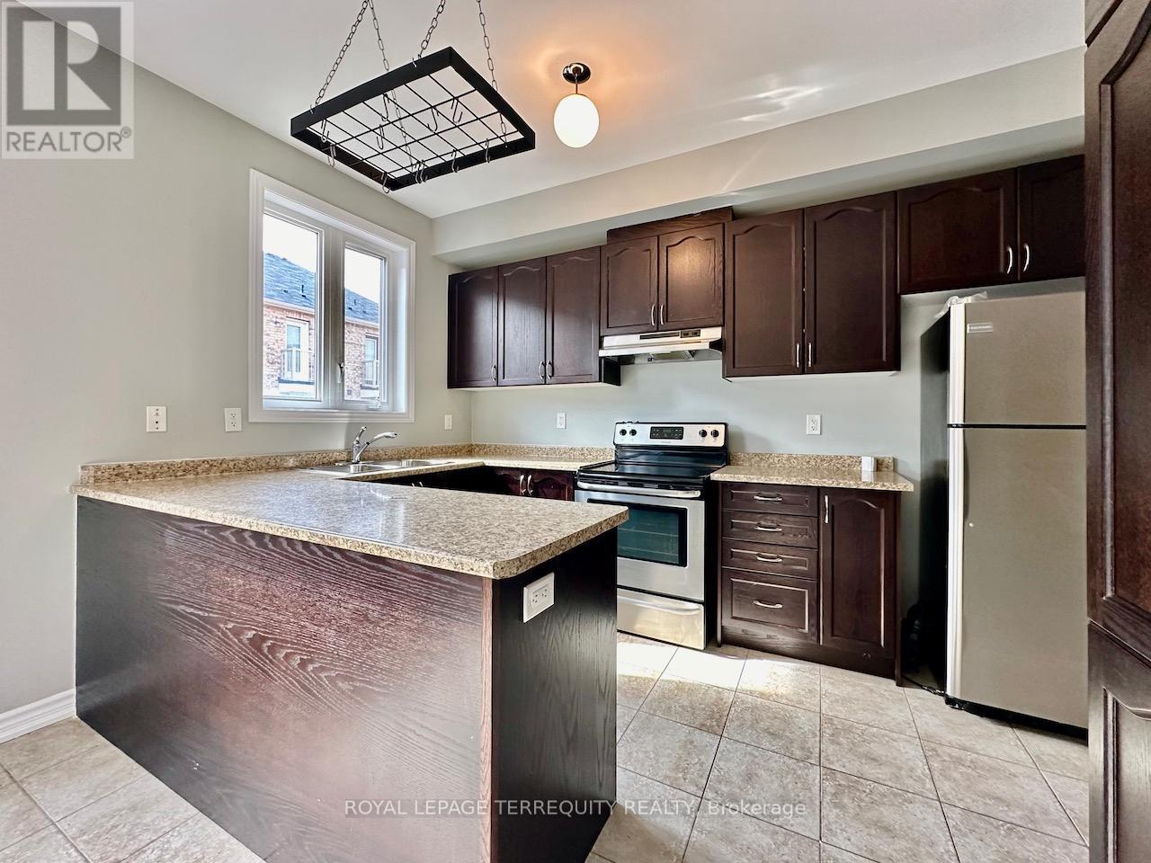 45 Kayak Heights, Brampton, Ontario  L6Z 0H9 - Photo 5 - W12734274