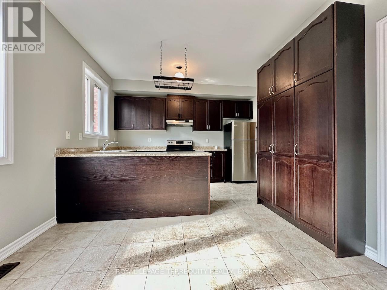 45 Kayak Heights, Brampton, Ontario  L6Z 0H9 - Photo 6 - W12734274