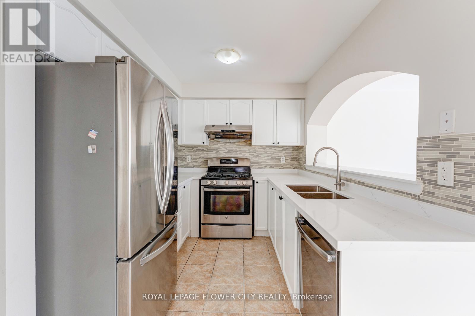 80 Dwyer Drive, Brampton, Ontario  L6S 0B1 - Photo 13 - W12734302