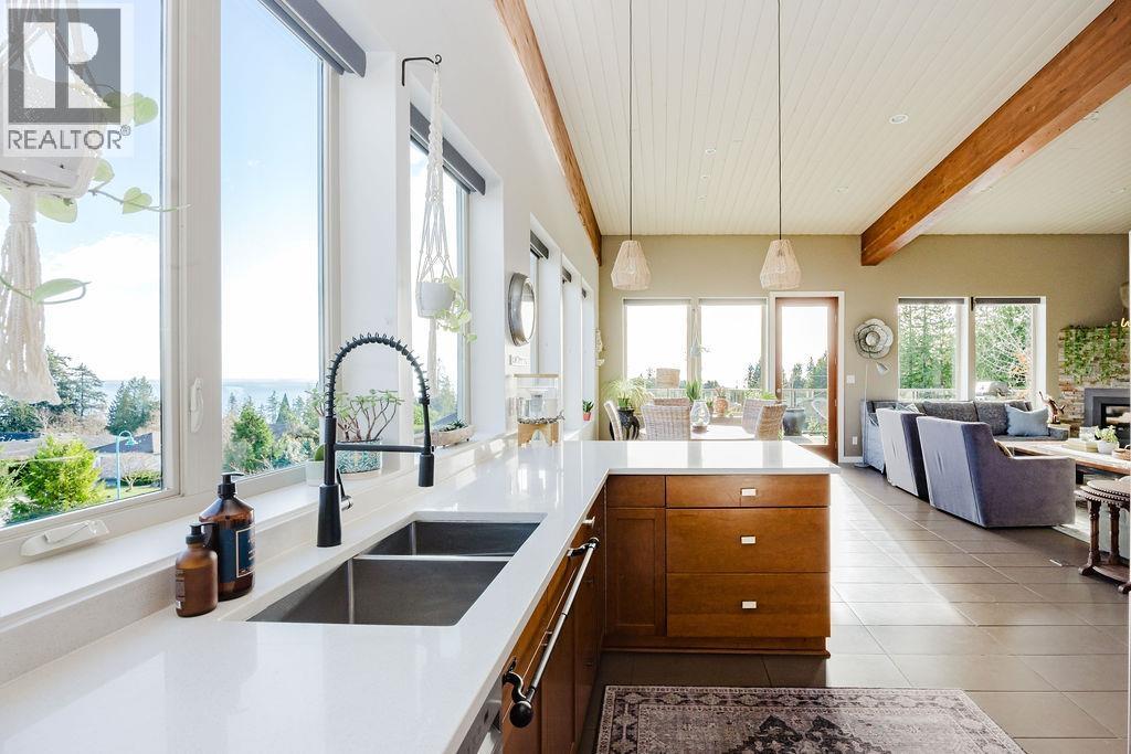 6260 Sunrise Boulevard, Sechelt, British Columbia  V7Z 0R5 - Photo 8 - R3083950