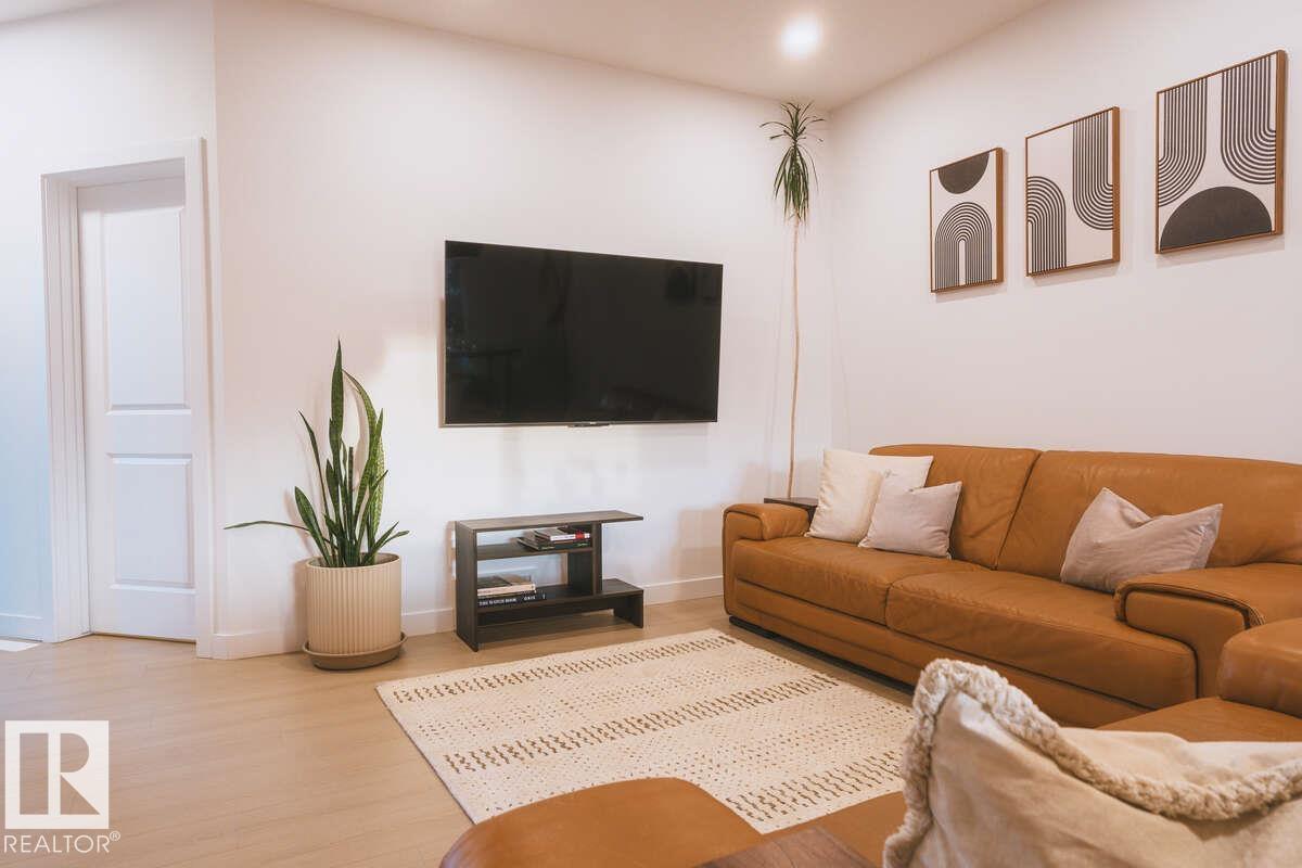 3732 214 St Nw, Edmonton, Alberta  T6M 1S4 - Photo 3 - E4471234