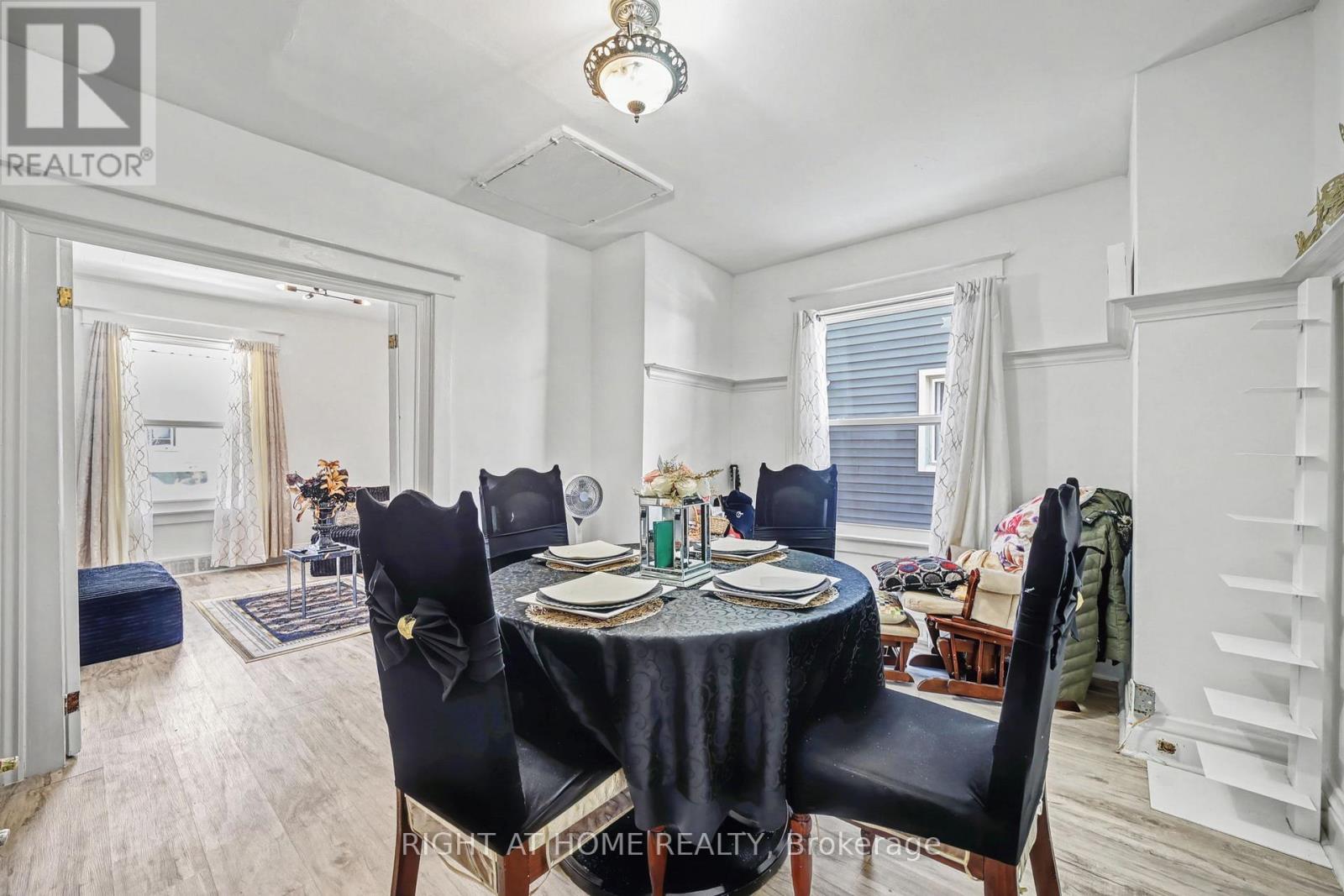 36 Berryman Avenue, St. Catharines, Ontario  L2R 3W9 - Photo 11 - X12734272