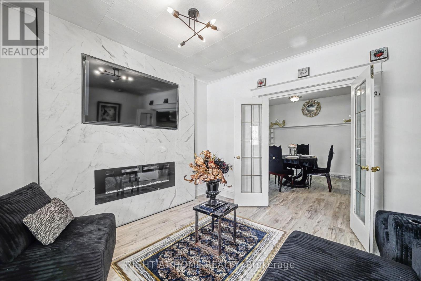 36 Berryman Avenue, St. Catharines, Ontario  L2R 3W9 - Photo 3 - X12734272