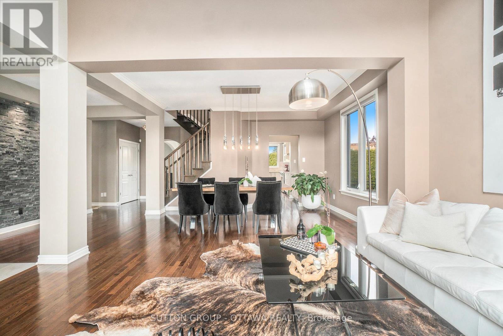 1969 Plainhill Drive, Ottawa, Ontario  K4A 0G1 - Photo 4 - X12734320