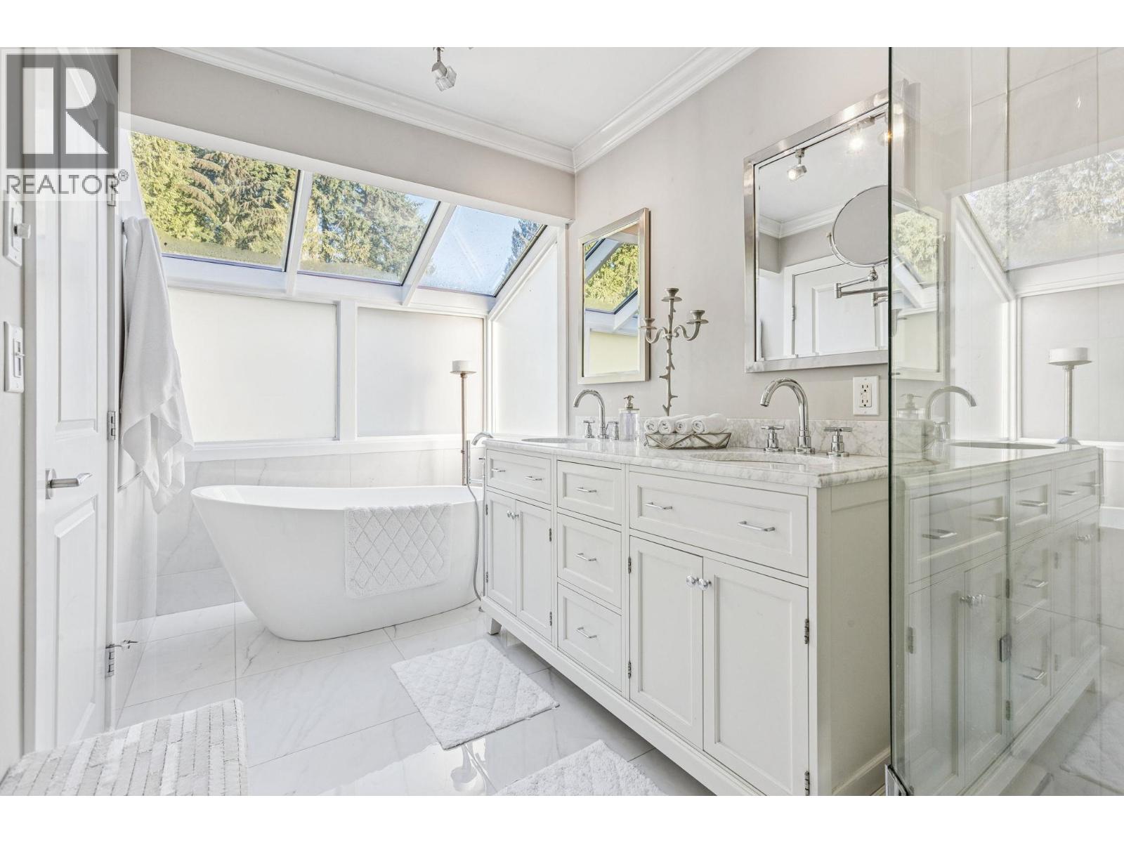 4687 Hoskins Road, North Vancouver, British Columbia  V7K 2R3 - Photo 15 - R3083980