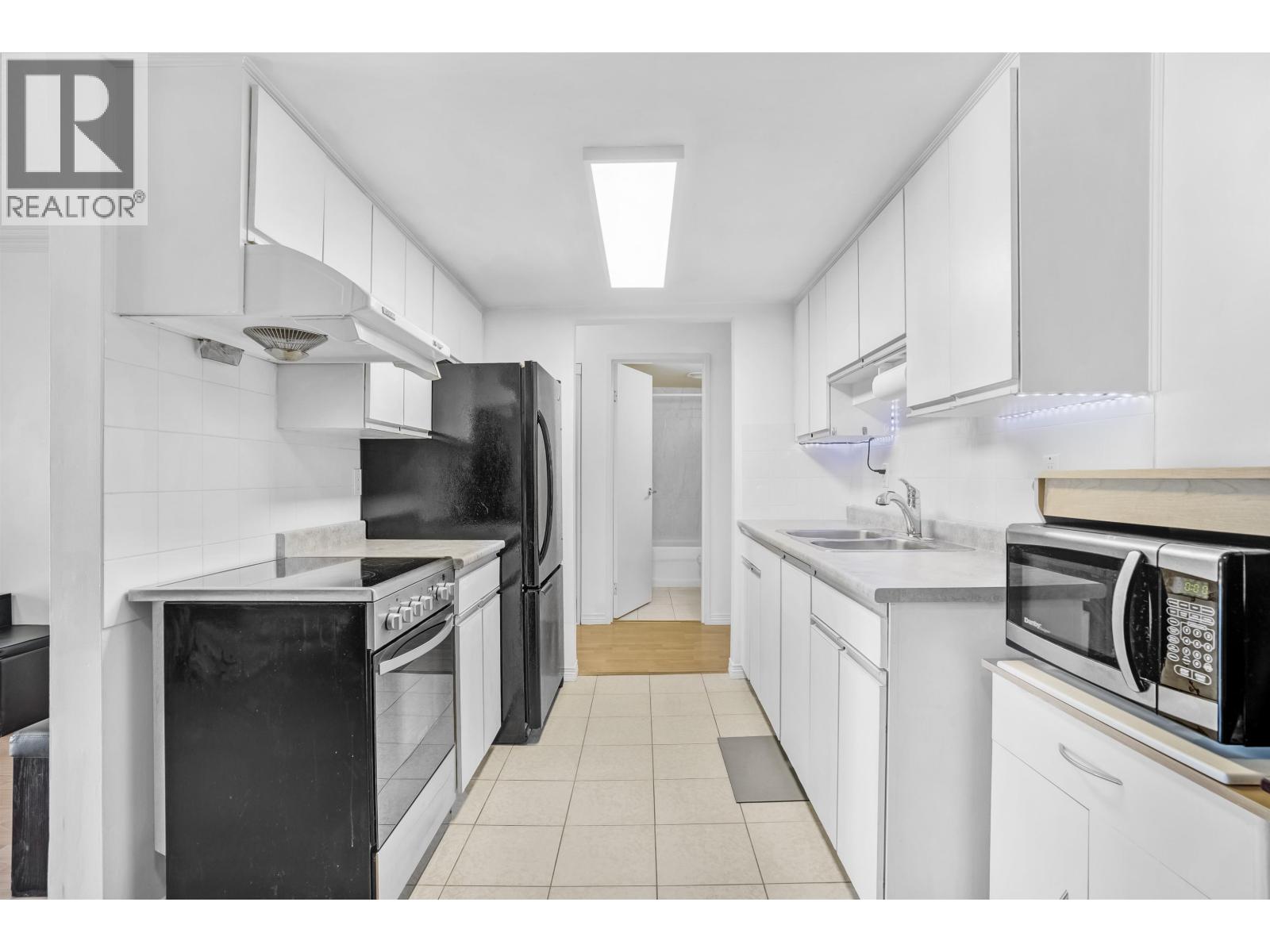 303 975 E Broadway, Vancouver, British Columbia  V5T 1Y3 - Photo 2 - R3084006