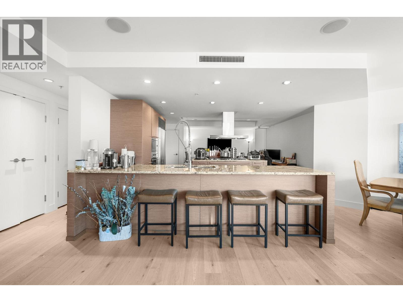 3001 1111 Alberni Street, Vancouver, British Columbia  V6E 4V2 - Photo 3 - R3084008