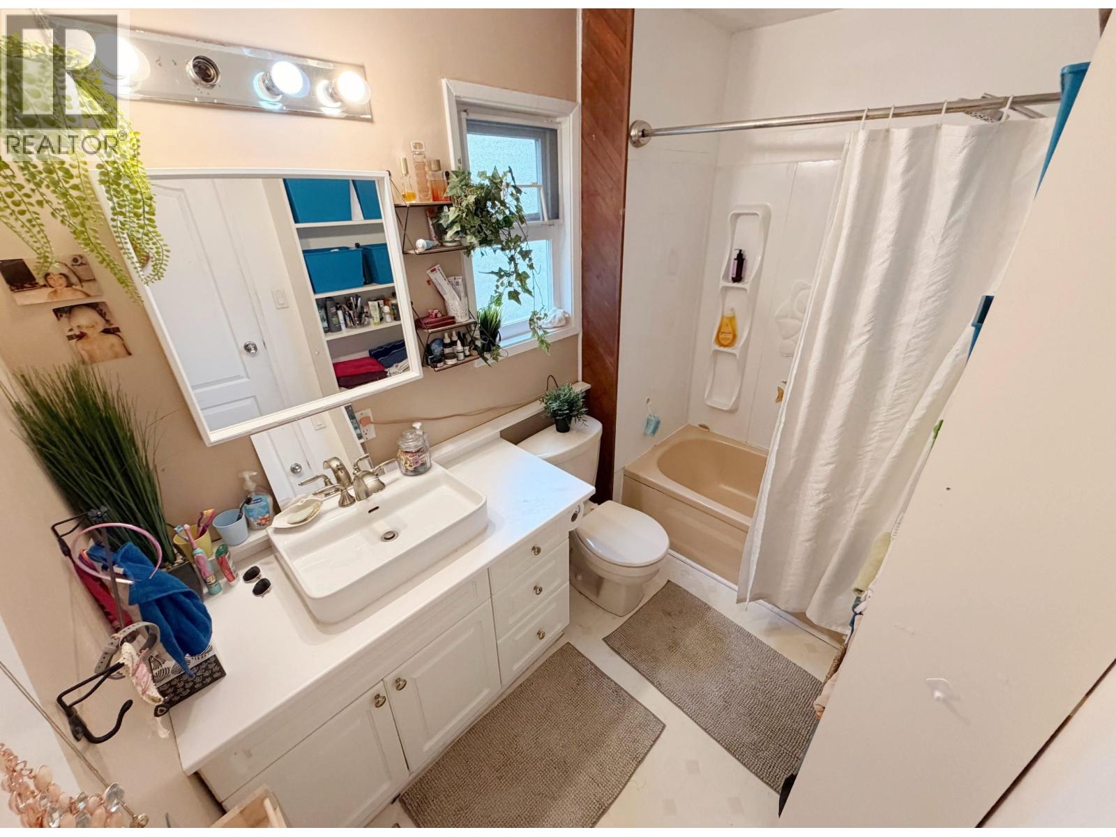 760 Covina Court, Coquitlam, British Columbia  V3J 4J9 - Photo 8 - R3084011