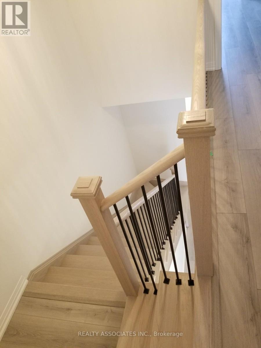 71 Schmeltzer Crescent, Richmond Hill, Ontario  L4E 1J1 - Photo 11 - N12734310