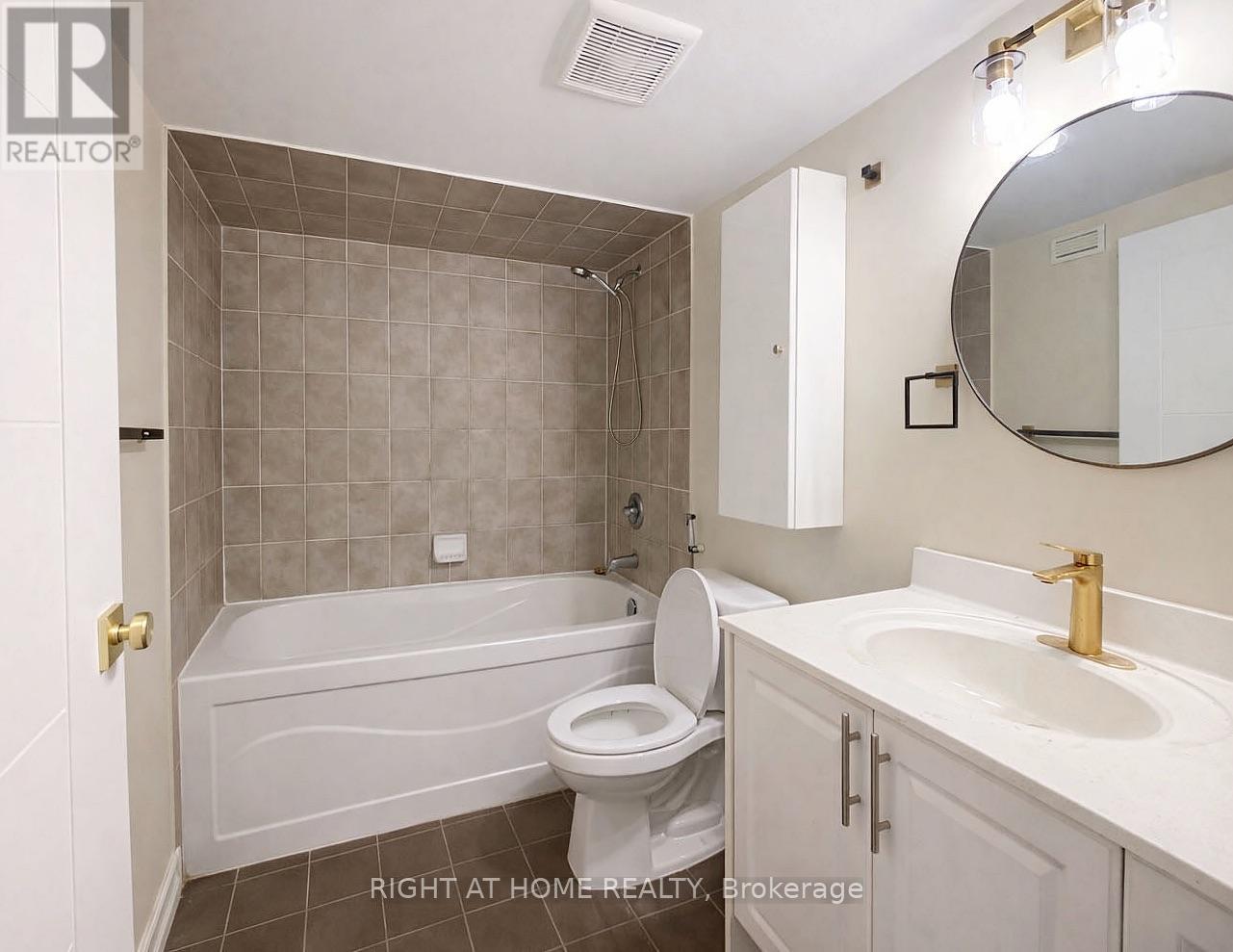 816 - 18 Harding Boulevard, Richmond Hill, Ontario  L4C 0T3 - Photo 6 - N12731368