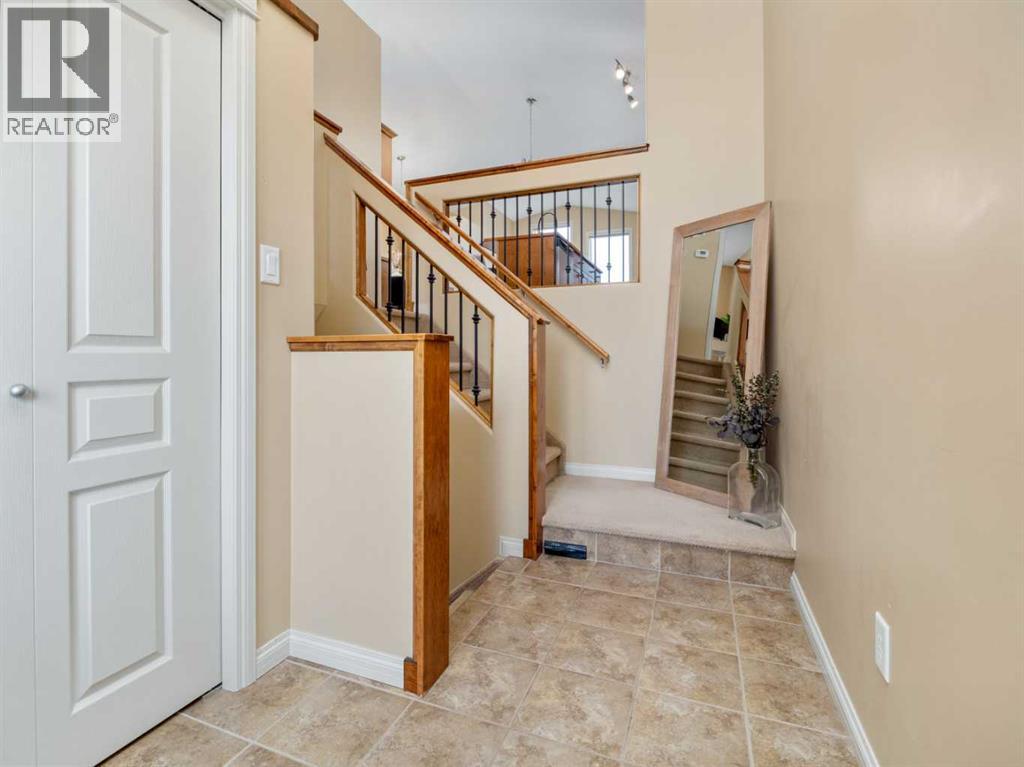 488 Silkstone Crescent W, Lethbridge, Alberta  T1J 4C1 - Photo 3 - A2252844