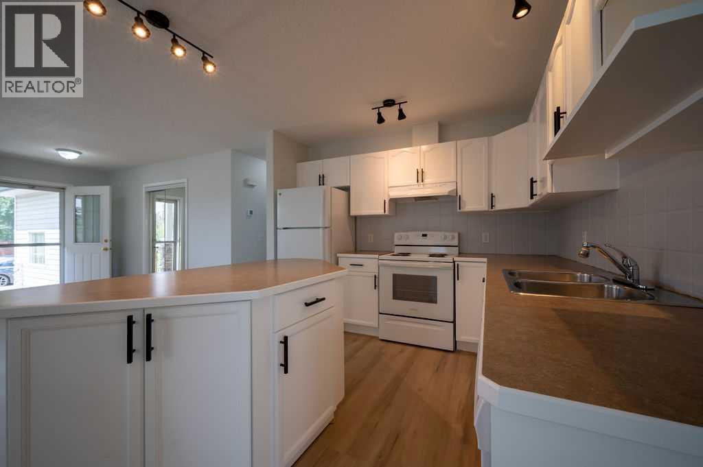 269 Strathford Crescent, Strathmore, Alberta  T1P 1N9 - Photo 5 - A2282012