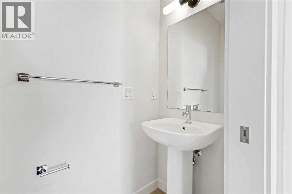 220 Waterford Heath, Chestermere, Alberta  T1X 2Z7 - Photo 26 - A2276236