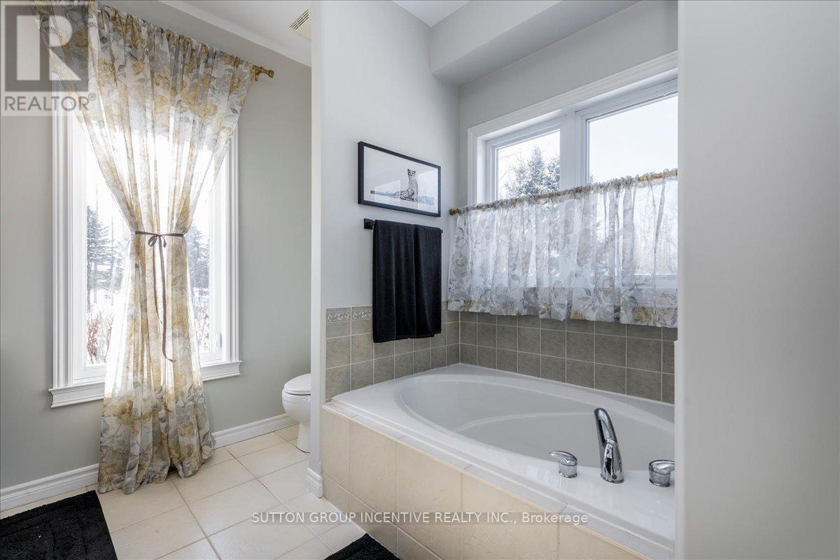 34 Basswood Circle, Oro-Medonte, Ontario  L0L 2L0 - Photo 17 - S12734360