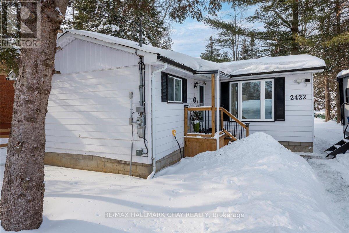 2422 25 SIDE ROAD, Innisfil, Ontario