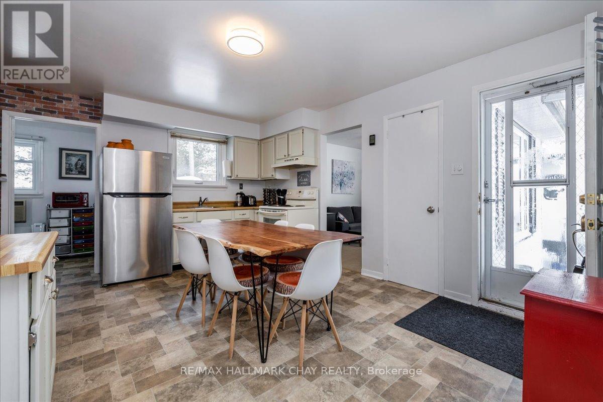 2422 25 Side Road, Innisfil, Ontario  L9S 3Y7 - Photo 3 - N12726762