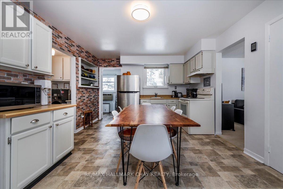 2422 25 Side Road, Innisfil, Ontario  L9S 3Y7 - Photo 4 - N12726762