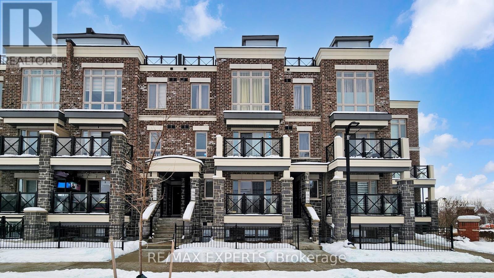 2208 - 10 Westmeath Lane, Markham, Ontario  L6B 1N5 - Photo 2 - N12638906