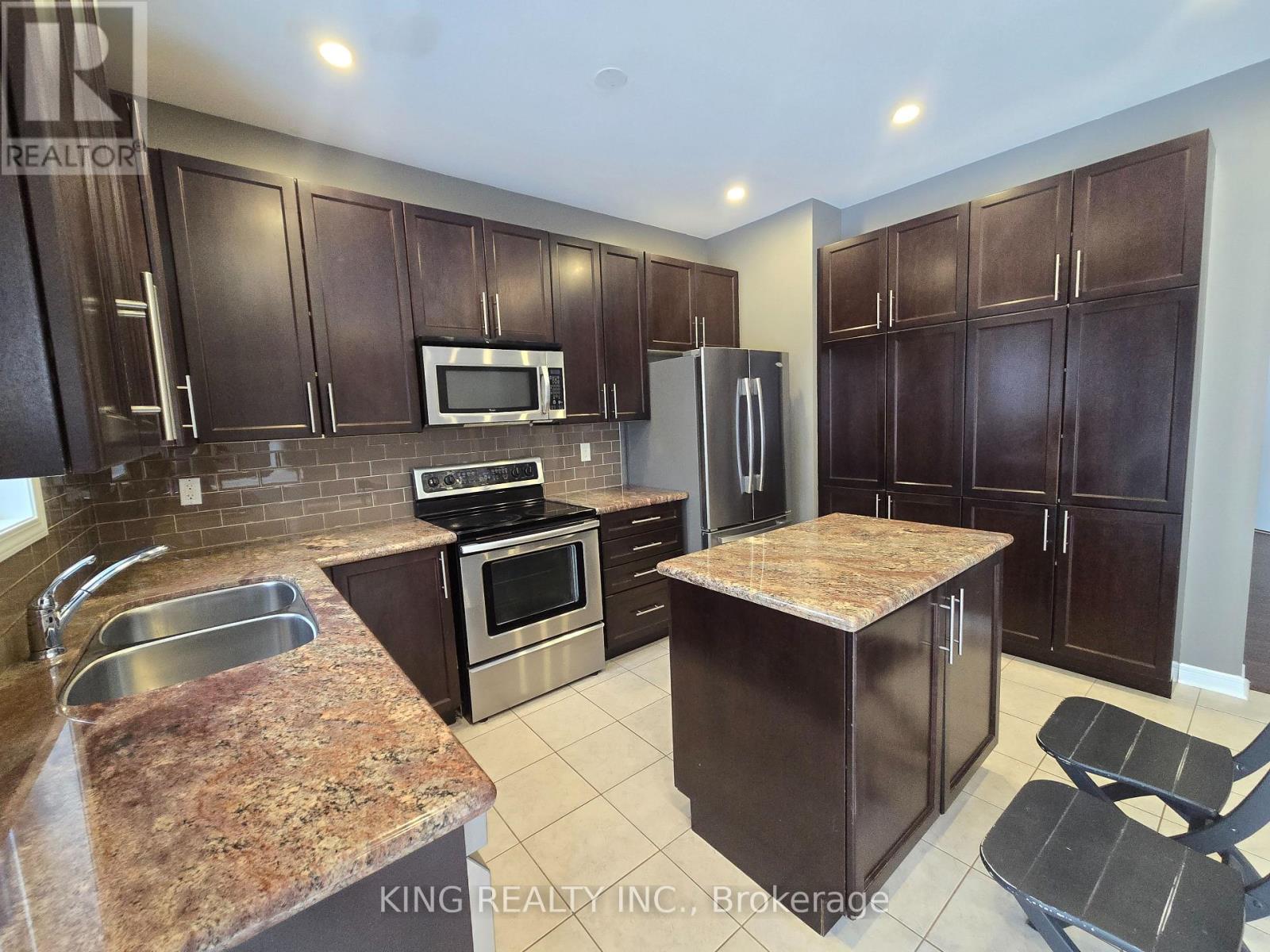 44 Kimble Avenue, Clarington, Ontario  L1C 0J7 - Photo 10 - E12734376