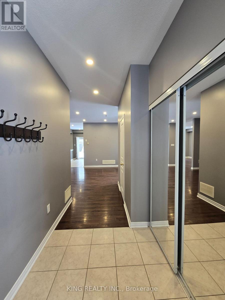 44 Kimble Avenue, Clarington, Ontario  L1C 0J7 - Photo 3 - E12734376