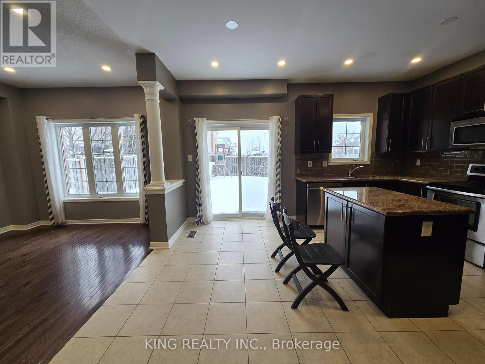 44 Kimble Avenue, Clarington, Ontario  L1C 0J7 - Photo 6 - E12734376