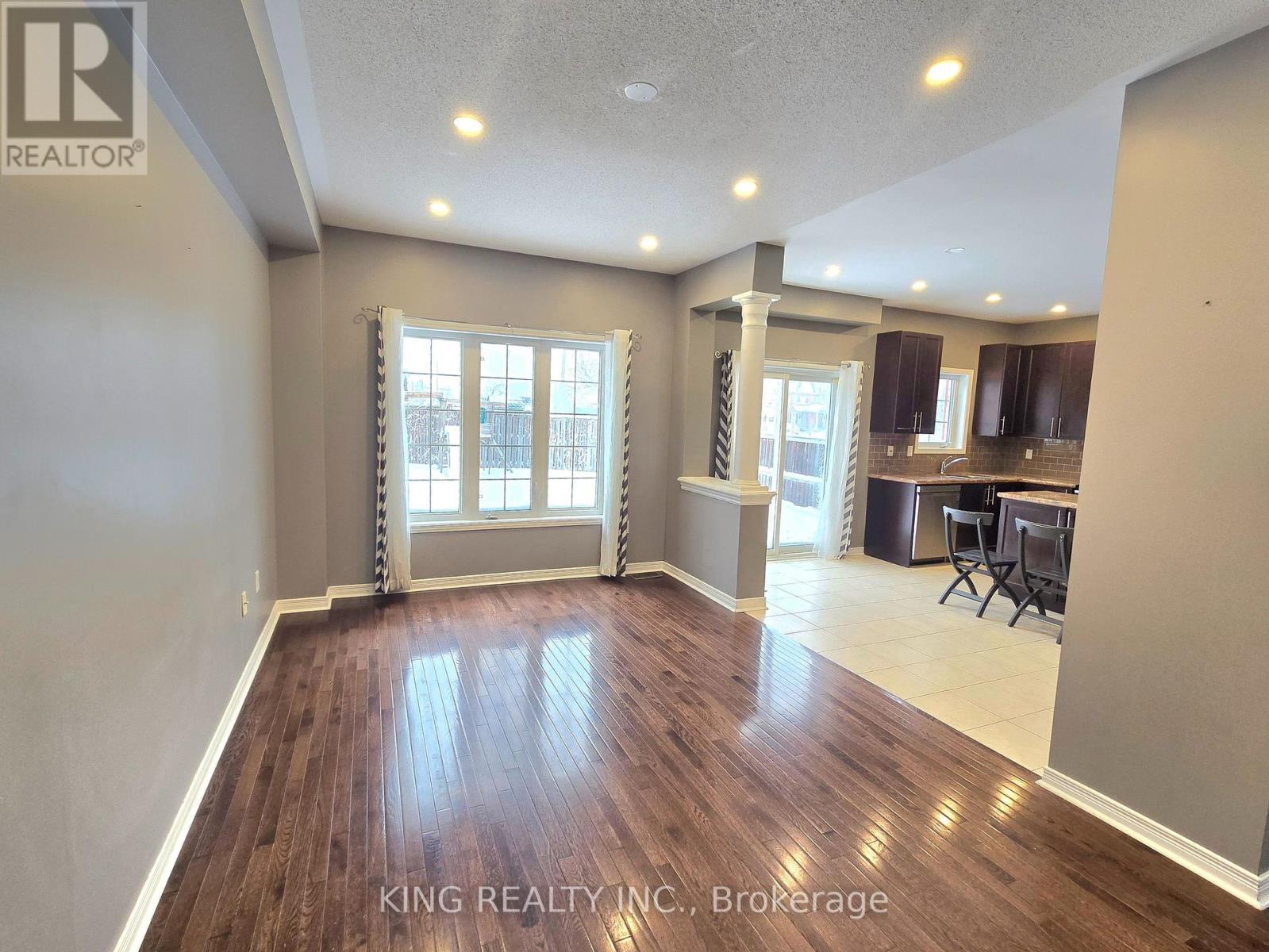 44 Kimble Avenue, Clarington, Ontario  L1C 0J7 - Photo 7 - E12734376