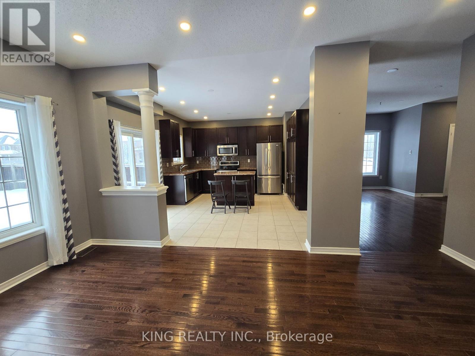 44 Kimble Avenue, Clarington, Ontario  L1C 0J7 - Photo 8 - E12734376