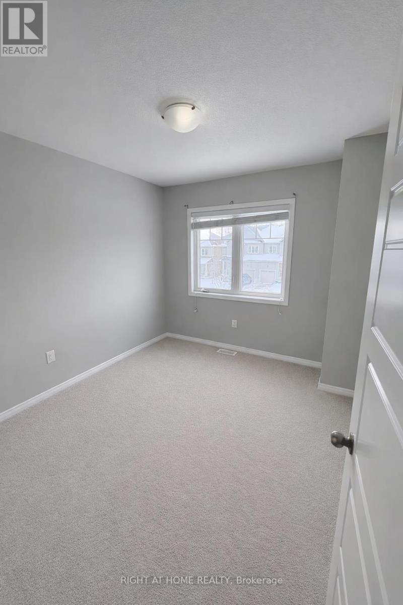 24 Longboat Run W, Brantford, Ontario  N3T 0P3 - Photo 10 - X12734378