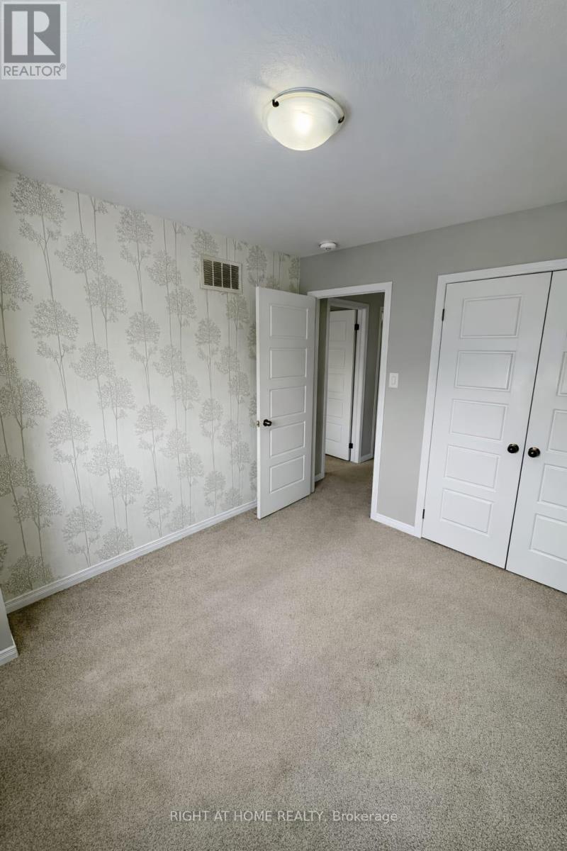 24 Longboat Run W, Brantford, Ontario  N3T 0P3 - Photo 11 - X12734378