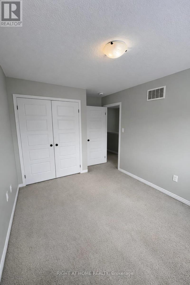 24 Longboat Run W, Brantford, Ontario  N3T 0P3 - Photo 12 - X12734378