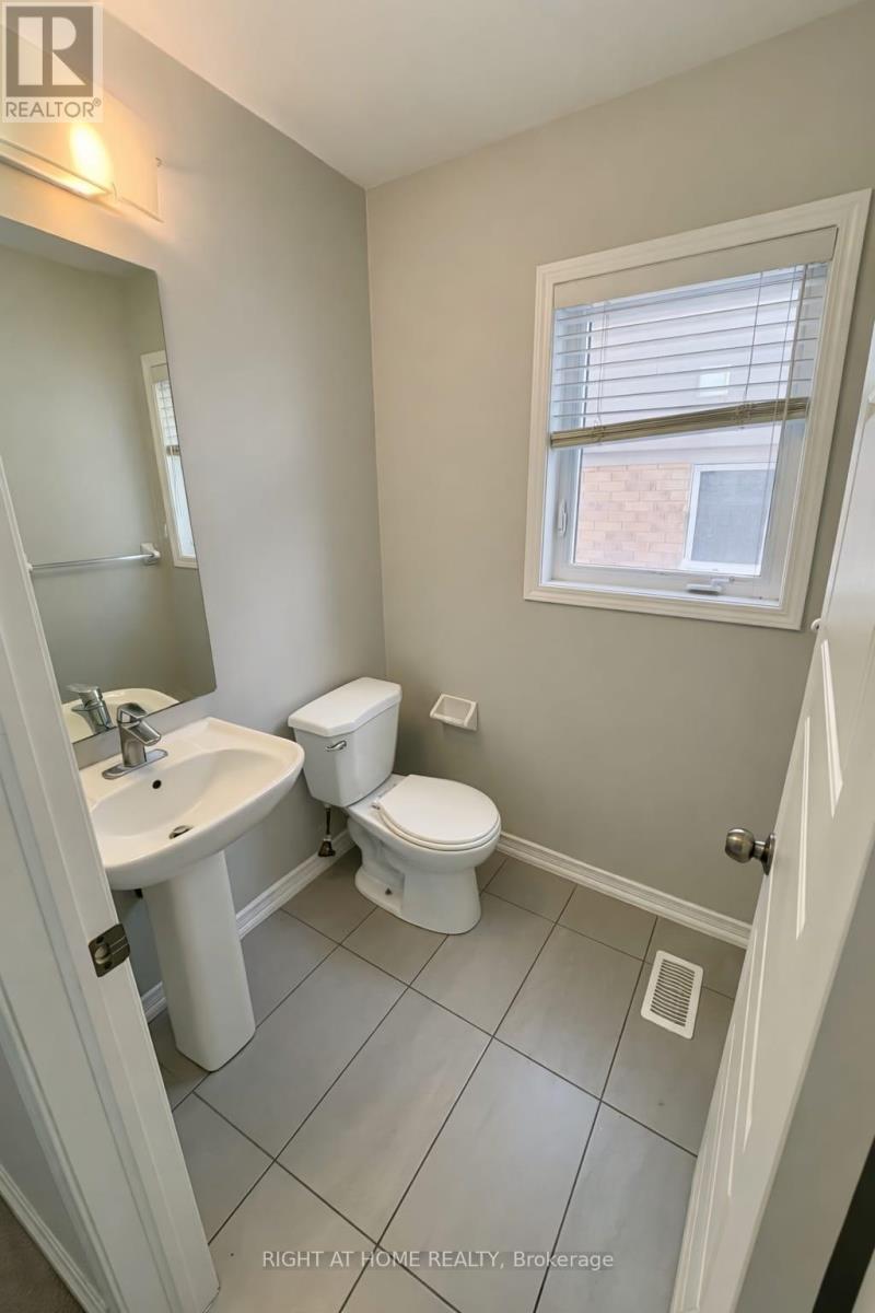 24 Longboat Run W, Brantford, Ontario  N3T 0P3 - Photo 4 - X12734378