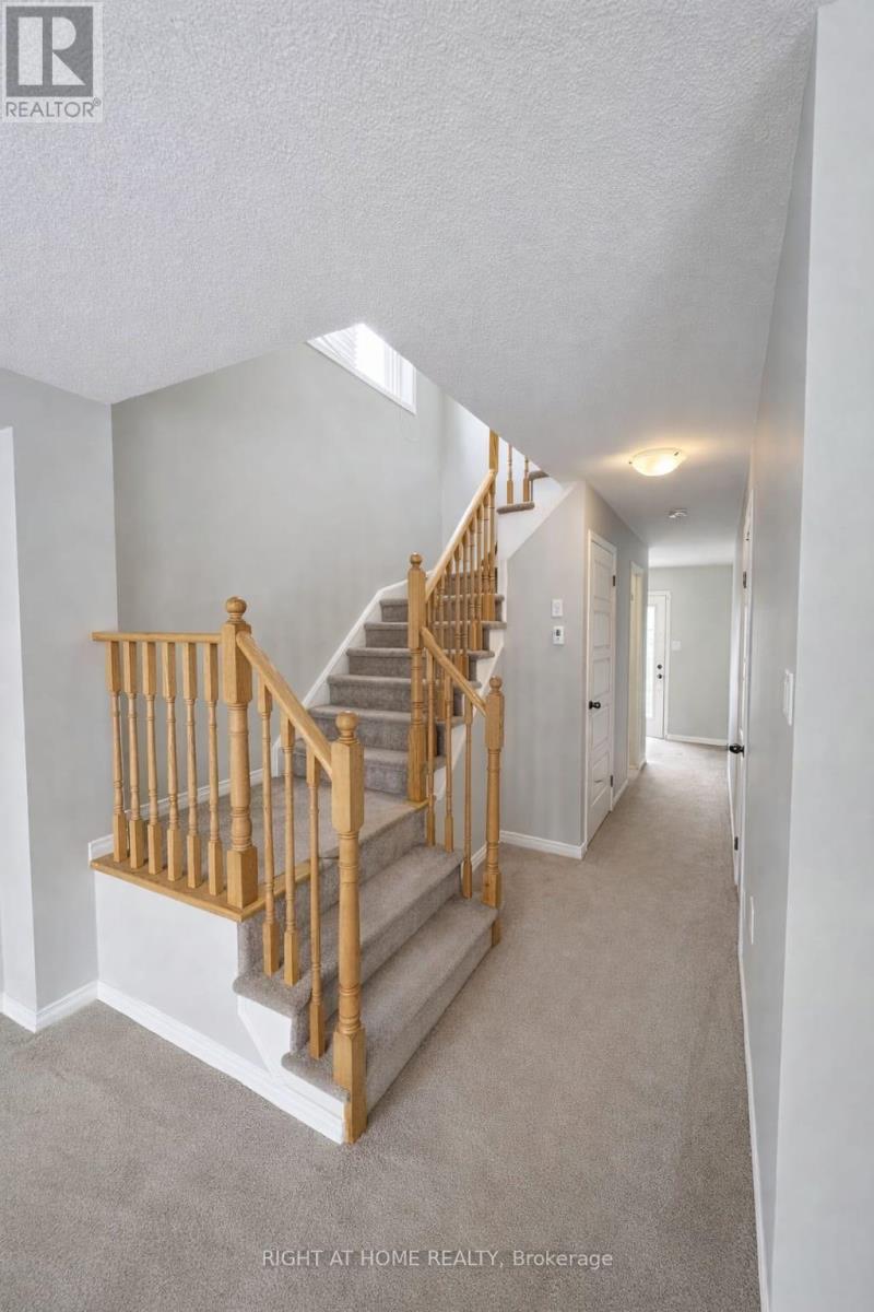 24 Longboat Run W, Brantford, Ontario  N3T 0P3 - Photo 5 - X12734378