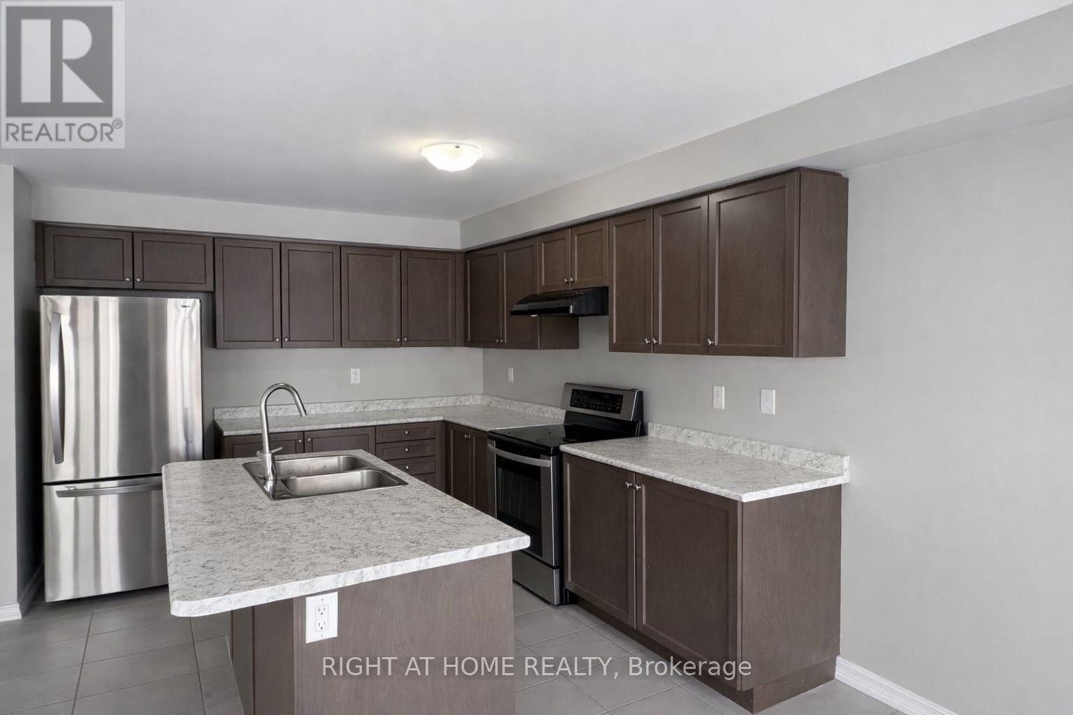 24 Longboat Run W, Brantford, Ontario  N3T 0P3 - Photo 7 - X12734378