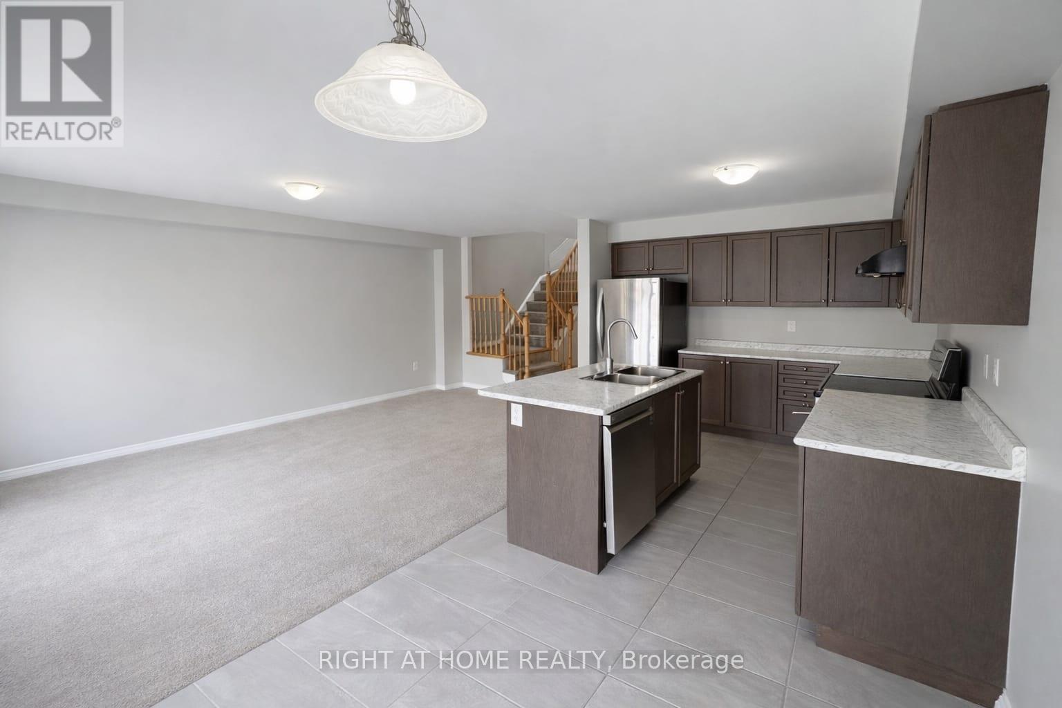 24 Longboat Run W, Brantford, Ontario  N3T 0P3 - Photo 8 - X12734378