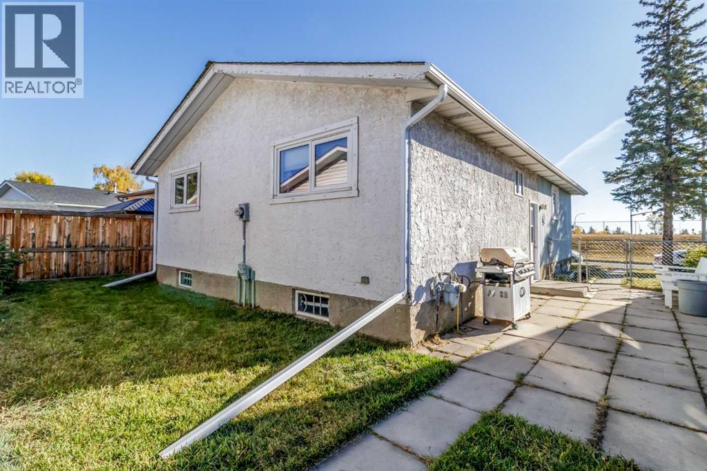 844 Rundlecairn Way Ne, Calgary, Alberta  T1Y 2R7 - Photo 3 - A2263336