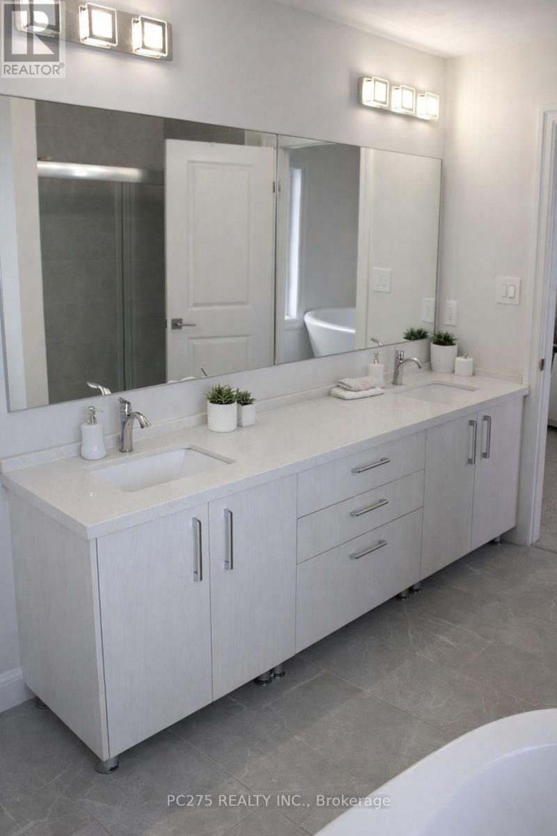 Upper - 2949 Biddulph Street, London South, Ontario  N6L 0A8 - Photo 9 - X12734408