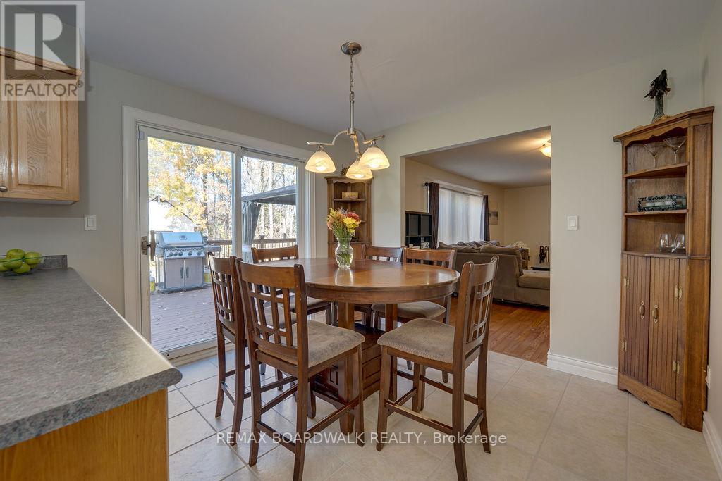 7089 Bush Drive, Ottawa, Ontario  K4P 1M8 - Photo 12 - X12696972