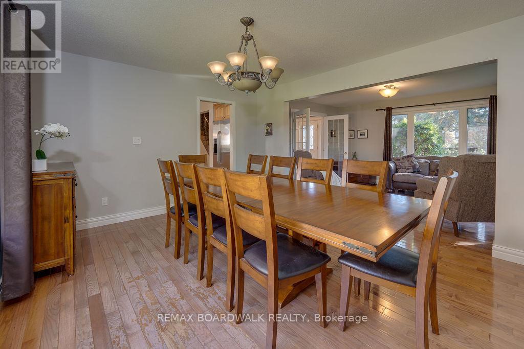 7089 Bush Drive, Ottawa, Ontario  K4P 1M8 - Photo 8 - X12696972