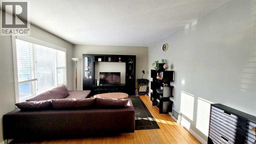 5418 37 Street, Red Deer, Alberta  T4N 0W1 - Photo 2 - A2279220