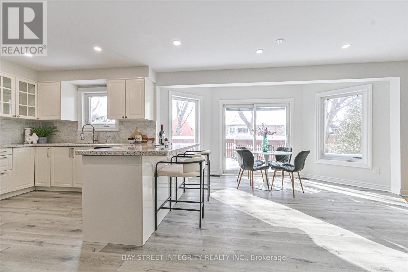 28 Carnforth Drive, Markham, Ontario  L3R 7W1 - Photo 10 - N12734392