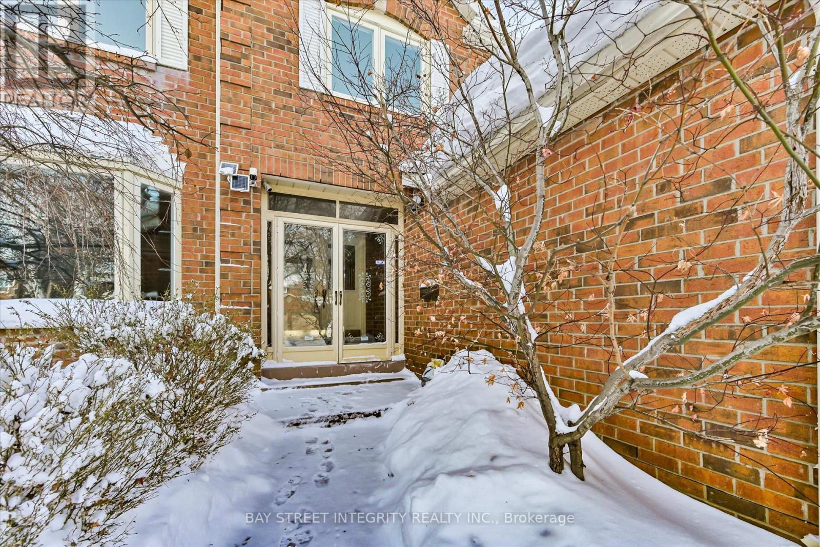 28 Carnforth Drive, Markham, Ontario  L3R 7W1 - Photo 3 - N12734392