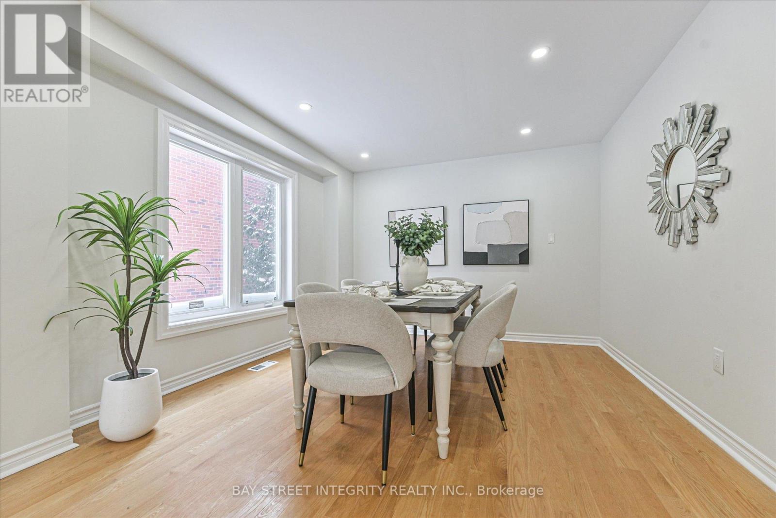 28 Carnforth Drive, Markham, Ontario  L3R 7W1 - Photo 8 - N12734392