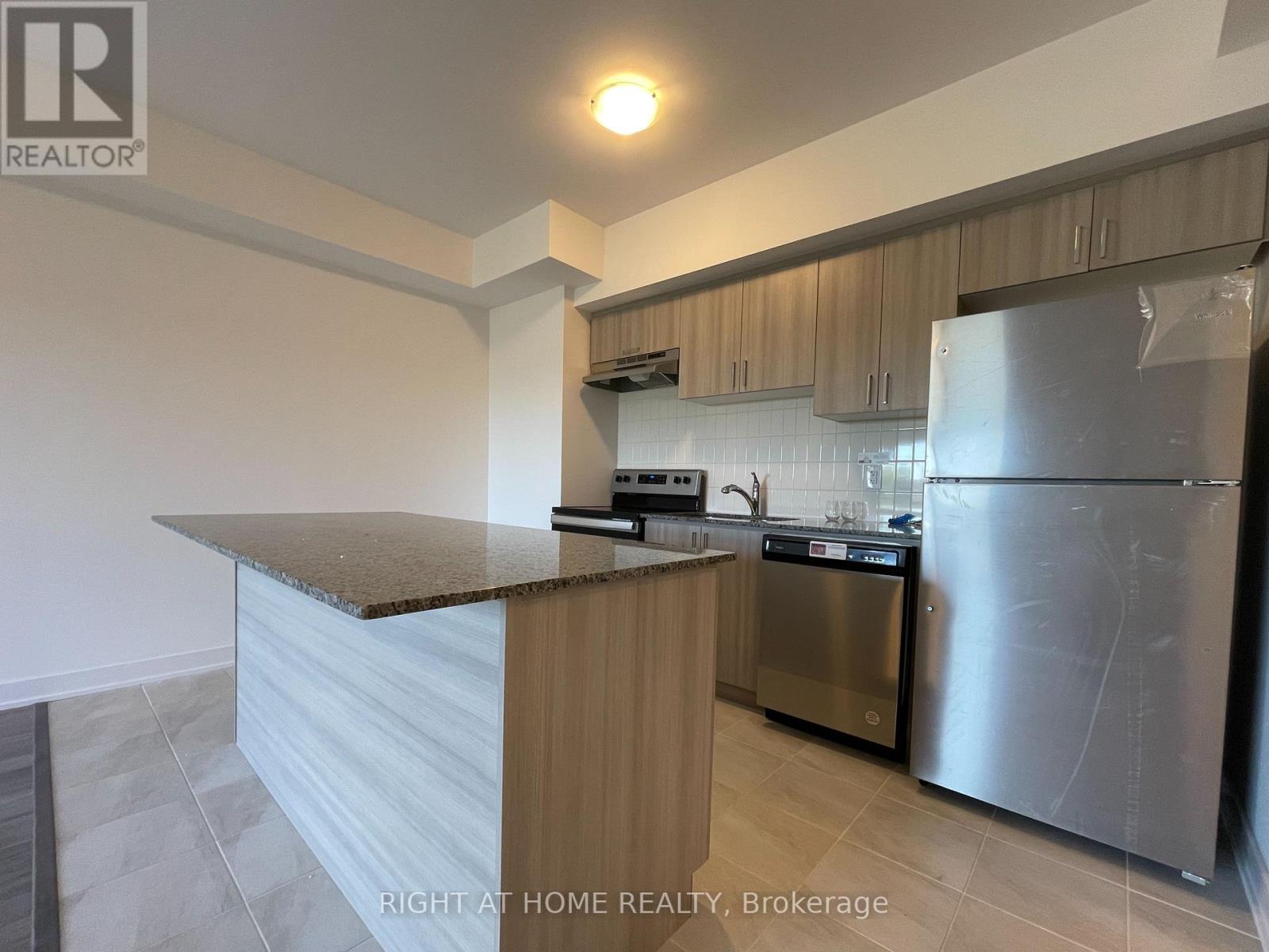 204 - 1 Chef Lane, Barrie, Ontario  L9J 0T1 - Photo 4 - S12734404