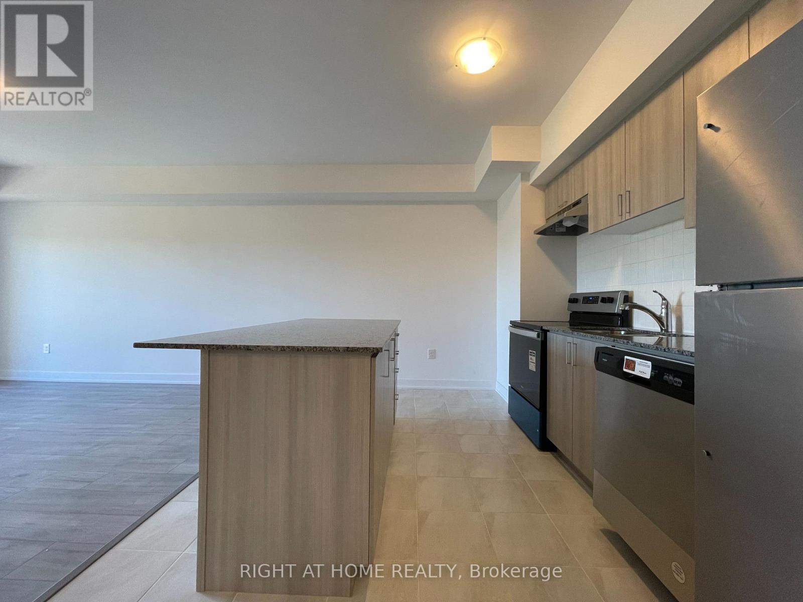 204 - 1 Chef Lane, Barrie, Ontario  L9J 0T1 - Photo 5 - S12734404